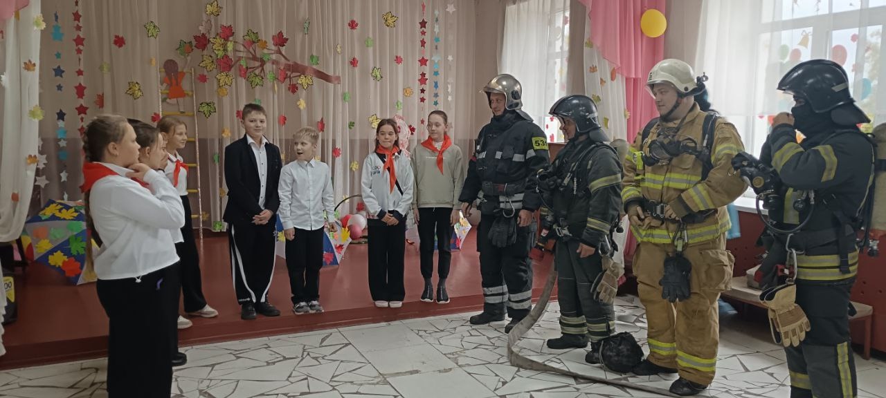 Встреча с сотрудниками 5 Пожарно-спасательной части Пролетарского района г. Донецка.